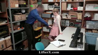 ���ຸ້ນ Fucks ລຸ້ນຂີ້ລັກ