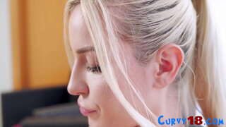 Böyük Tits Yeniyetmə ağır sikilmiş olur Bi-bi-si