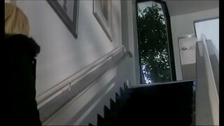 زیبا و وسوسه انگیز با کوزه های بزرگ Brittney Skye ساخته شده شخص از گرفتن دوش به تمرین